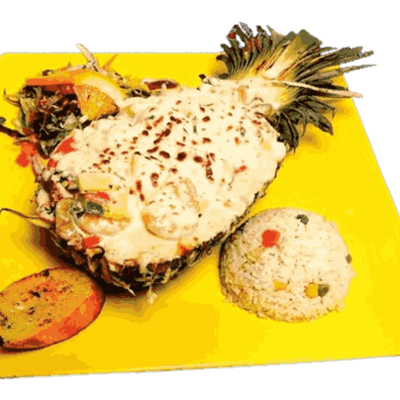 piña-rellena-restaurante-islas-marías